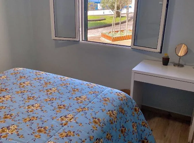 Casa Mar Quente * Ribeira Quente